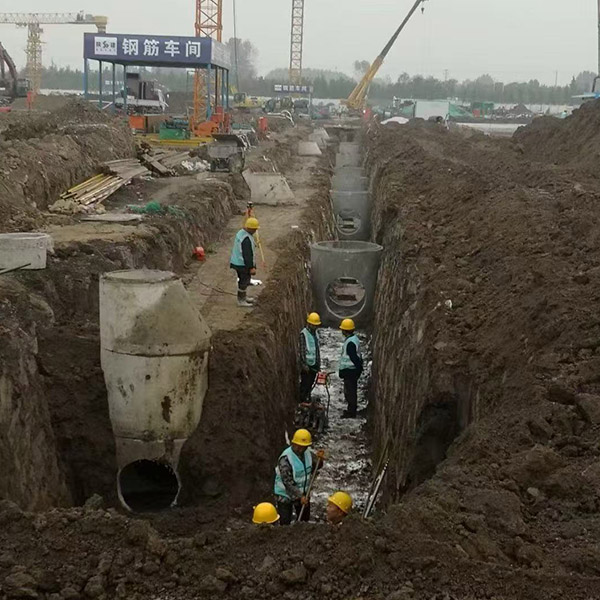 雨，污水檢查井
